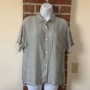 NWT Classic Striped Button Down Shirt